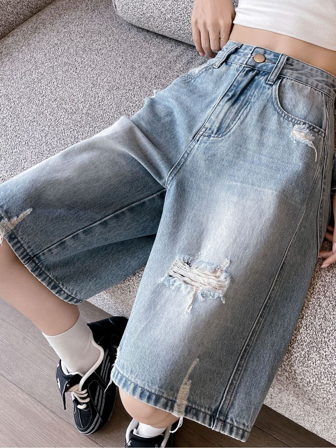 Distressed Jean Rip - Damen High-Waist Distressed Denim Bermuda-Shorts mit