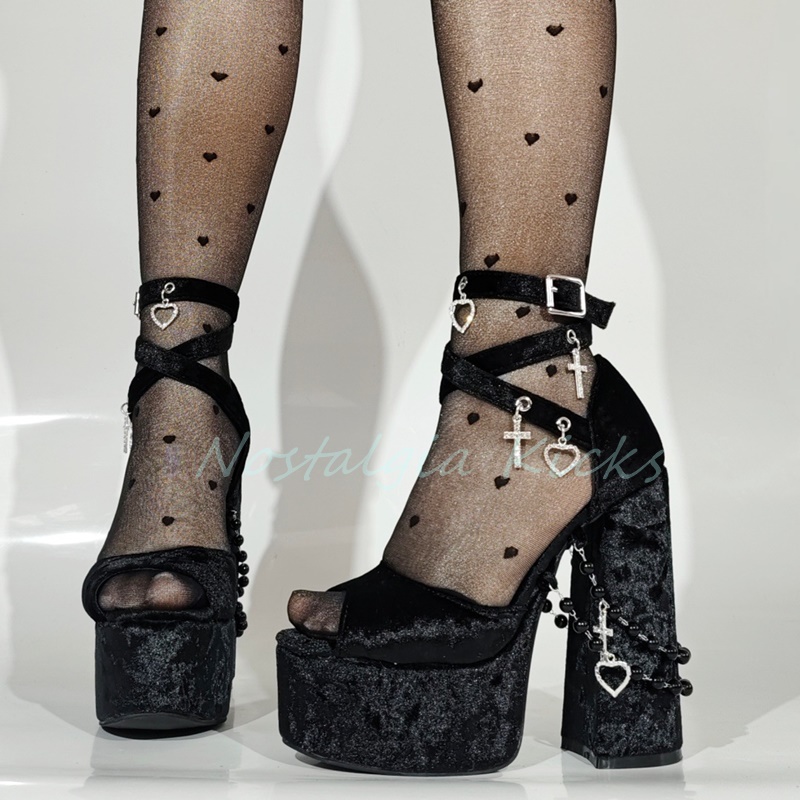 Gothic Schwarz Samt Plattform  – Street Fashion Rome Bewertung und Preis