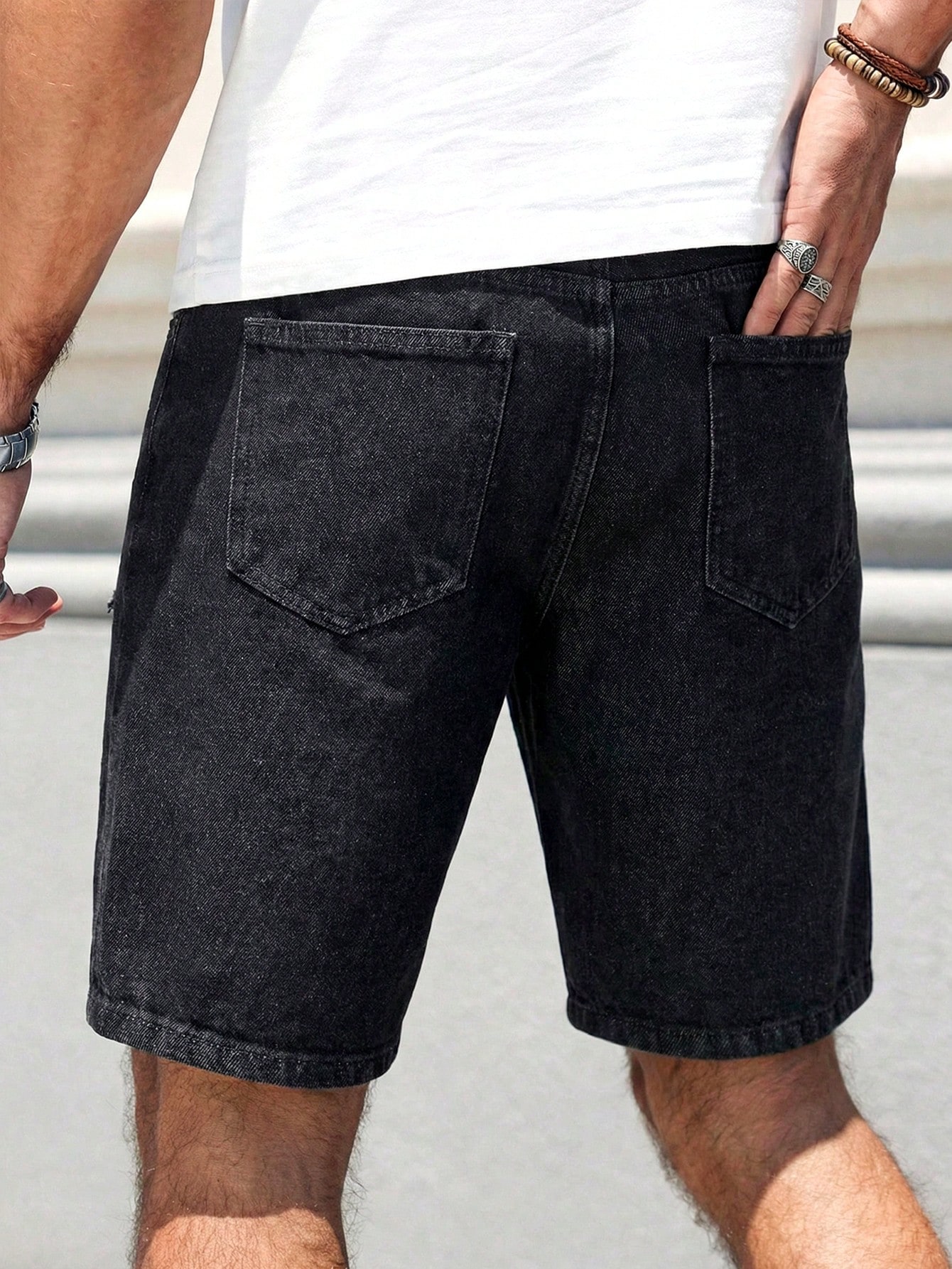 Schwarze, zerrissene Denim-Sho – Distressed Jean Rip Bewertung und Preis