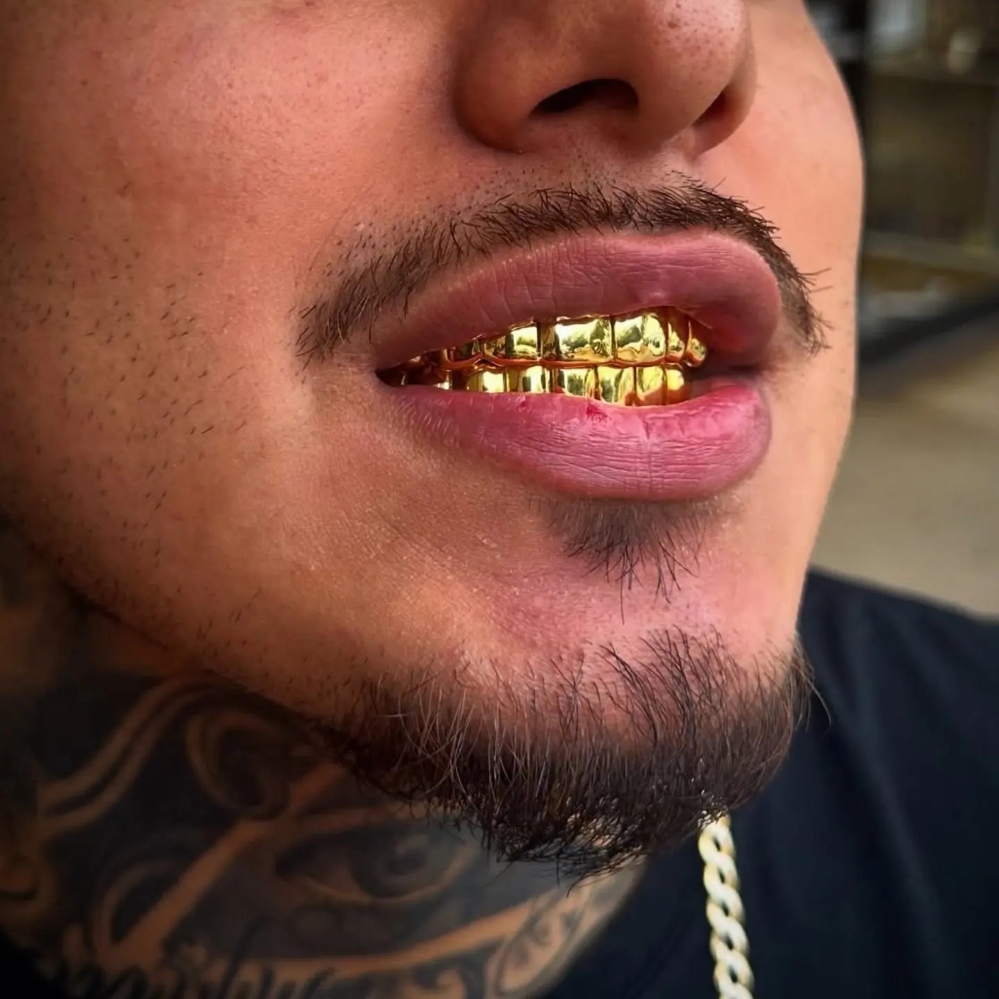 Goldfarbenes Hip-Hop-Grillz-Se – Street Fashion Jewelry Bewertung und Preis