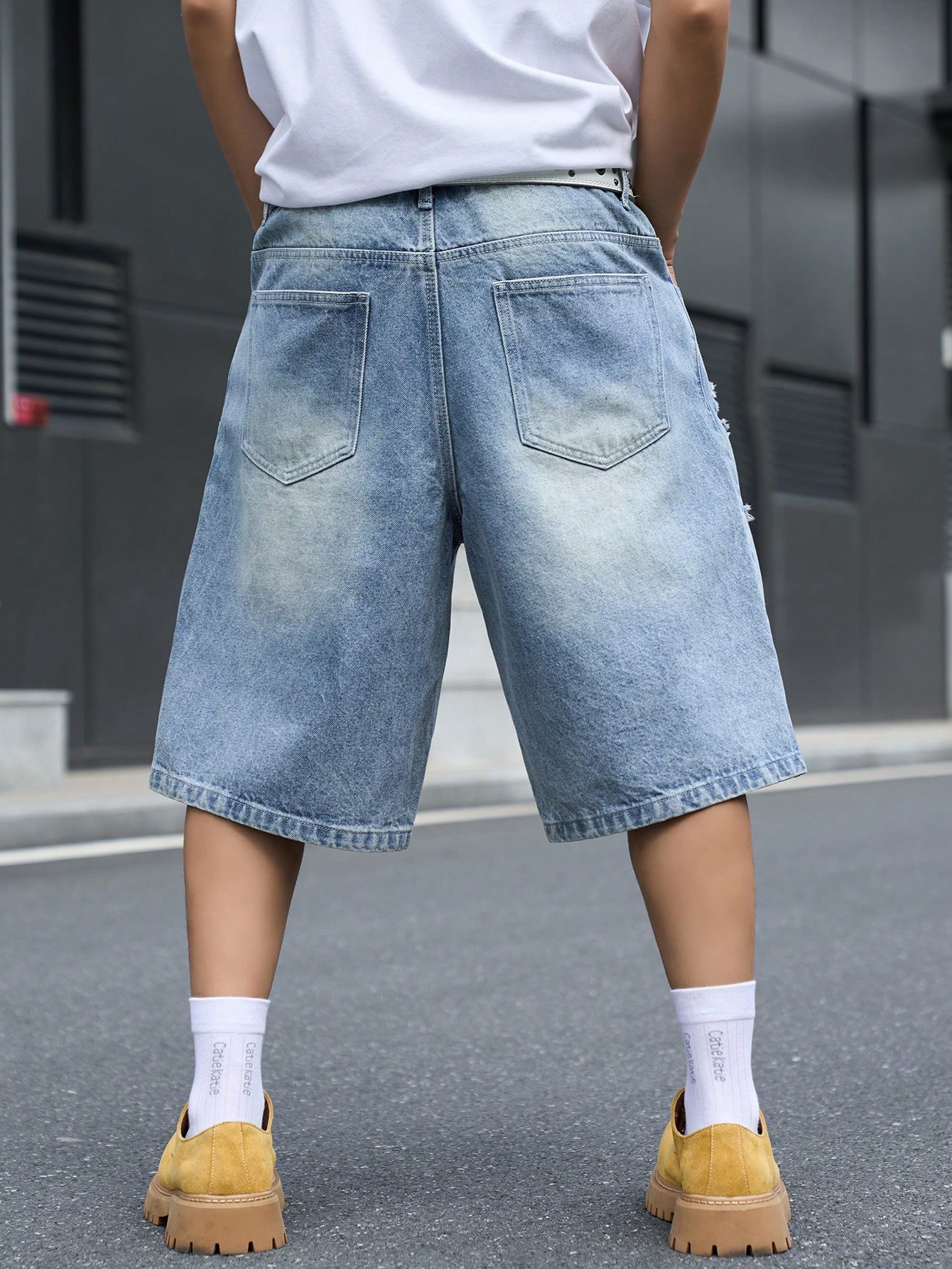 Locker sitzende Denim-Bermudas – Distressed Jean Rip Bewertung und Preis
