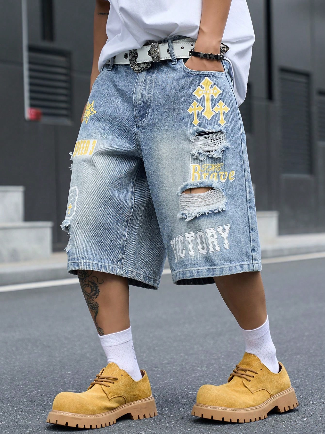 Locker sitzende Denim-Bermudas – Distressed Jean Rip Bewertung und Preis